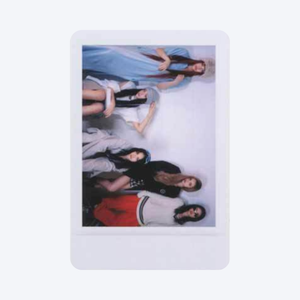 NEWJEANS (뉴진스) - [HOW SWEET] : OFFICIAL PHOTOCARD (APPLE MUSIC POB)