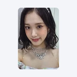 STAYC (스테이씨) - [WE NEED LOVE] : OFFICIAL PHOTOCARD (APPLE MUSIC POB)