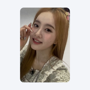 STAYC (스테이씨) - [STAYDOM] OFFICIAL PHOTOCARD