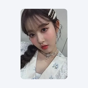 STAYC (스테이씨) - [WE NEED LOVE] : OFFICIAL PHOTOCARD (APPLE MUSIC POB)