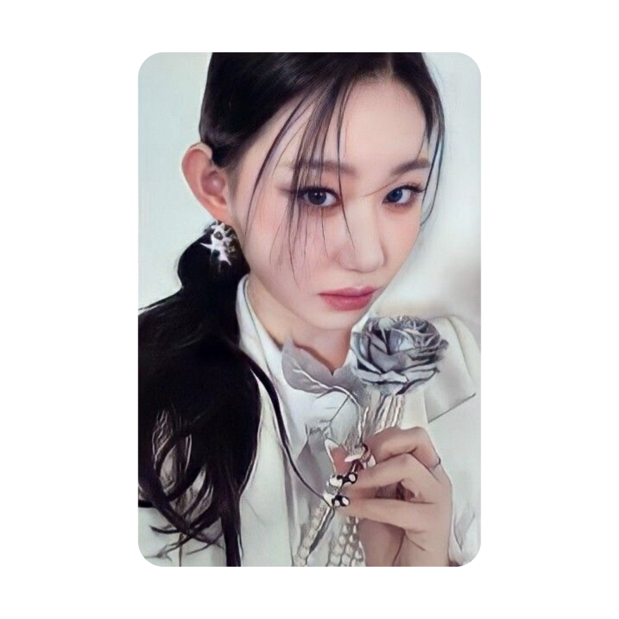 ITZY (있지) ALBUM - [CHECKMATE] (STANDARD EDITION : OPENED ALBUM) (C PHOTOCARD VER)
