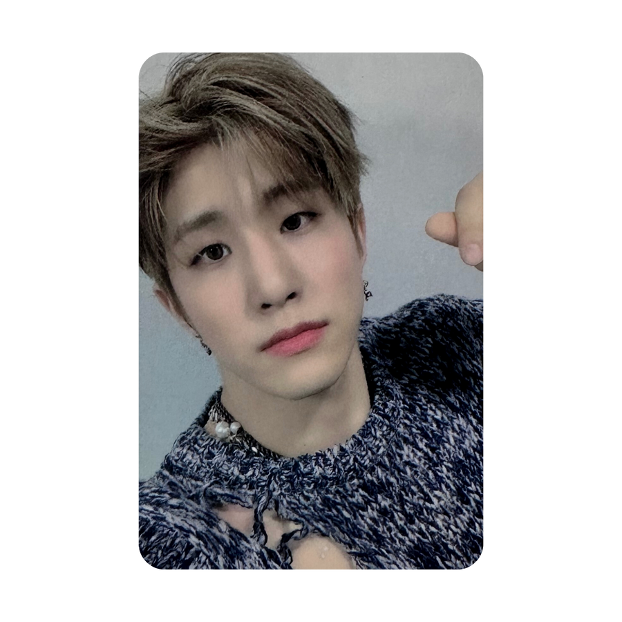 ASTRO (아스트로) - [ALL YOURS] : (OFFICIAL PHOTOCARD / VER.2)