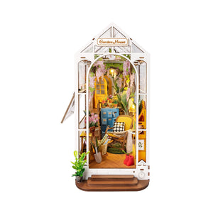Rolife DIY Book Nook Kit - [Holiday Garden House TGB06]