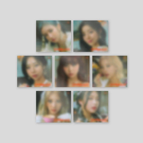 PURPLE KISS (퍼플키스) 4TH MINI ALBUM - [Geekyland] (Digipack Ver. + EXCLUSIVE PHOTOCARD)