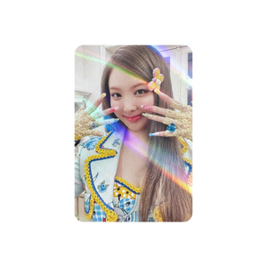 NAYEON (TWICE) - [IM NAYEON] : (OFFICIAL HOLOGRAM PHOTOCARD)