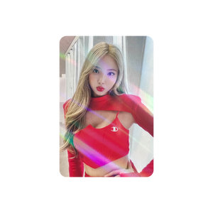 NAYEON (TWICE) - [IM NAYEON] : (OFFICIAL HOLOGRAM PHOTOCARD)