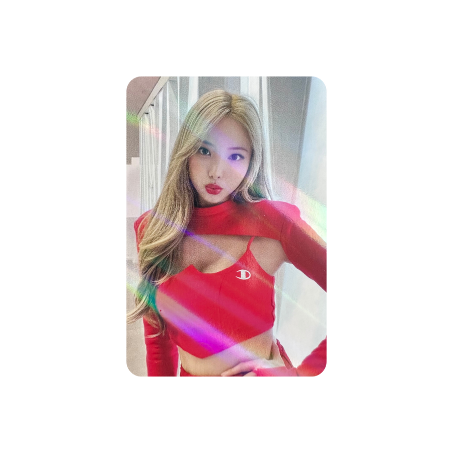 NAYEON (TWICE) - [IM NAYEON] : (OFFICIAL HOLOGRAM PHOTOCARD)
