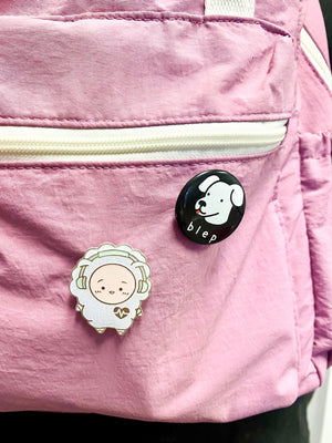 EVIE - [METAL PIN] "HELLO, I'M EVIE ♥"