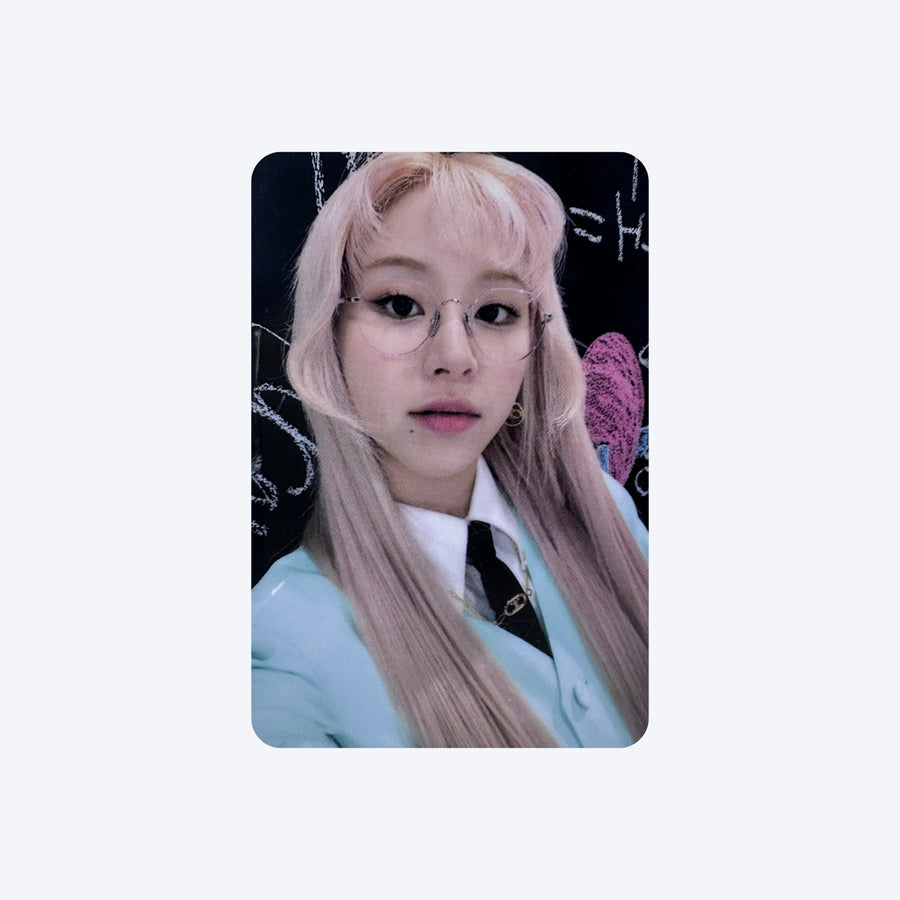 TWICE (트와이스) - [Formula of Love: O+T=<3] : (OFFICIAL LUCKY DRAW PHOTOCARD / B VER)