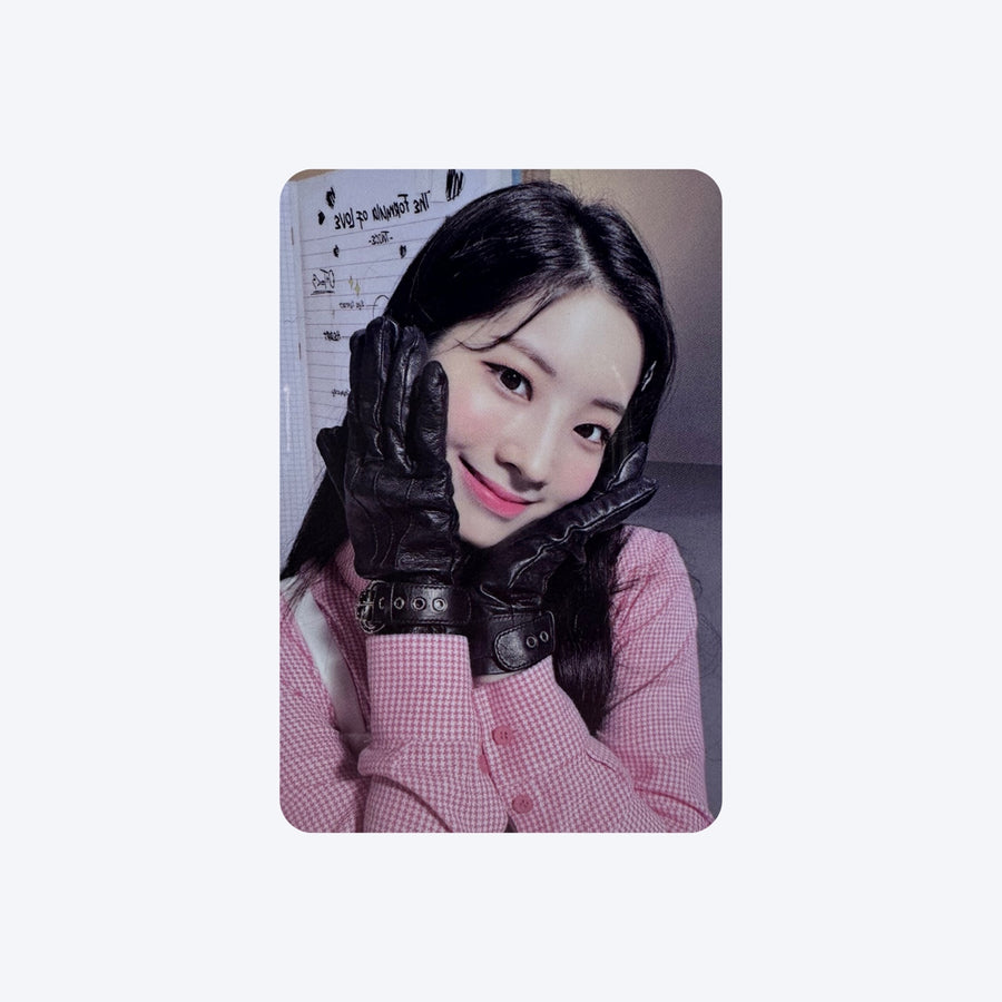 TWICE (트와이스) - [Formula of Love: O+T=<3] : (OFFICIAL LUCKY DRAW PHOTOCARD / B VER)