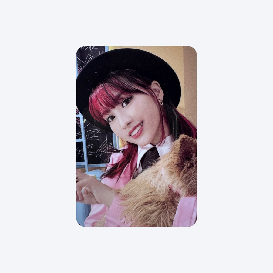TWICE (트와이스) - [Formula of Love: O+T=<3] : (OFFICIAL LUCKY DRAW PHOTOCARD / B VER)