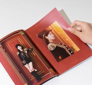 IU (아이유) - [2022 THE GOLDEN HOUR] MINI PHOTO BOOK